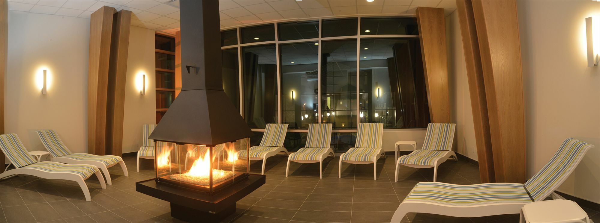 Hotel Universel, Centre De Congres Riviere-Du-Loup Exterior photo